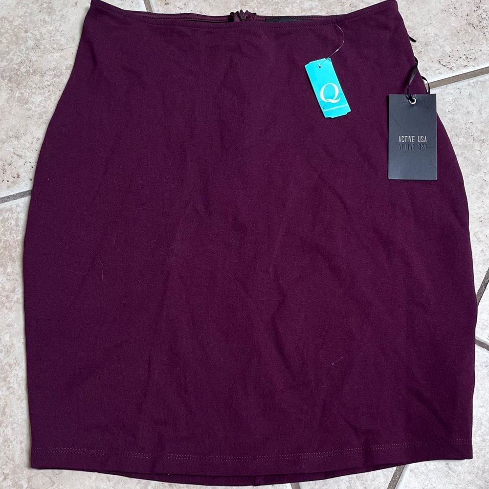Active USA - Burgundy Pencil Skirt Above Knee NEW